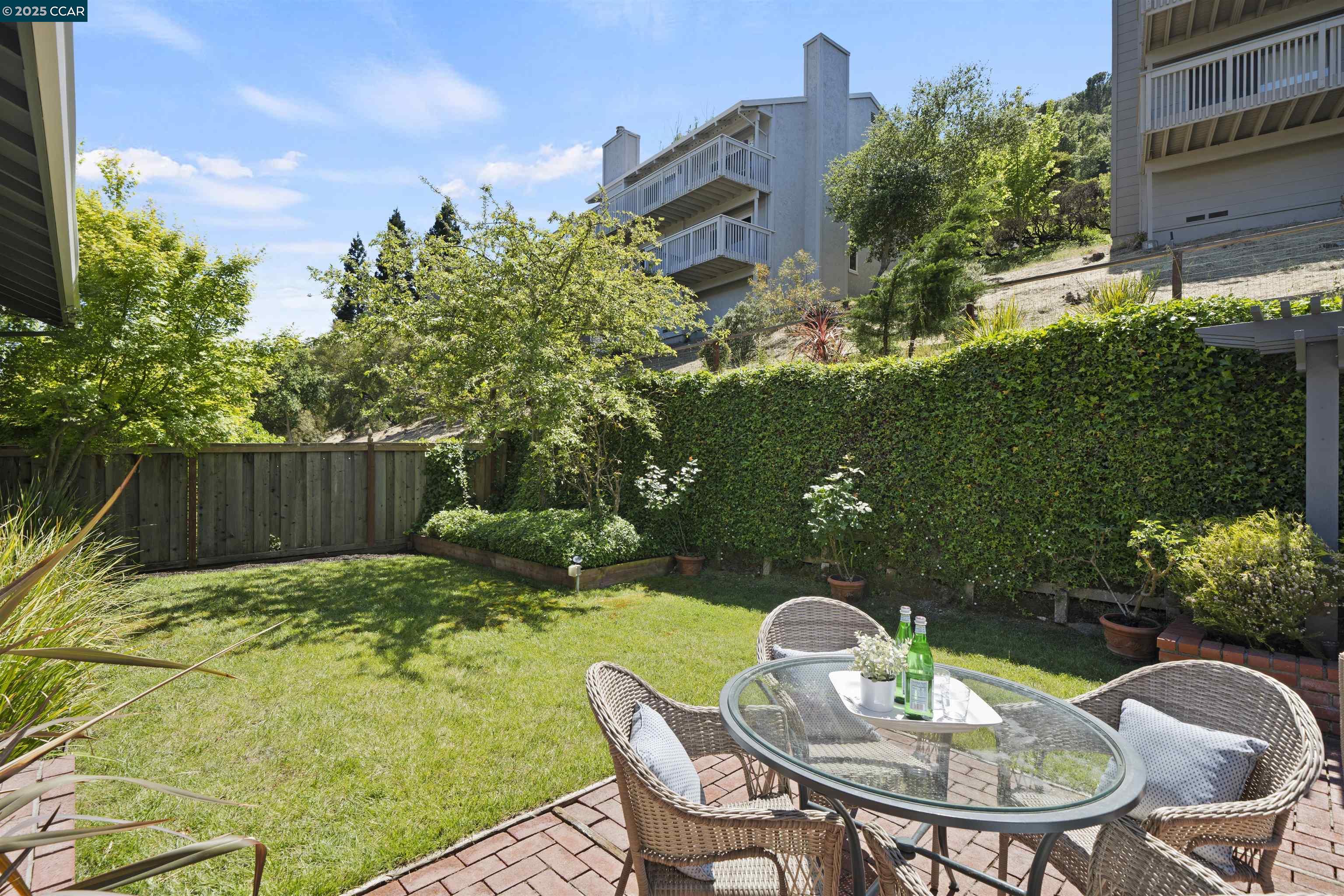 1828 Saint Andrews Dr.