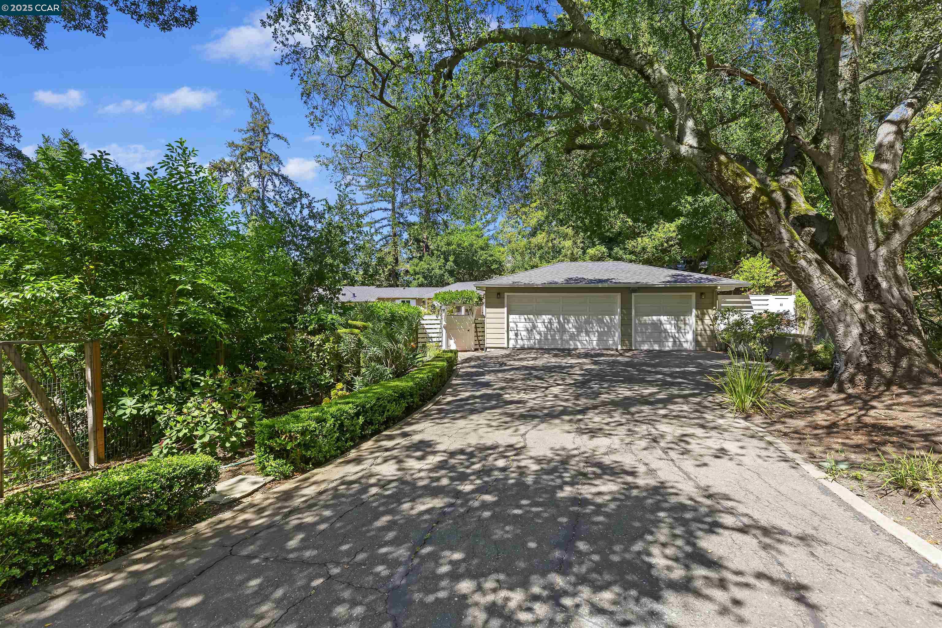 1087 Rahara Dr