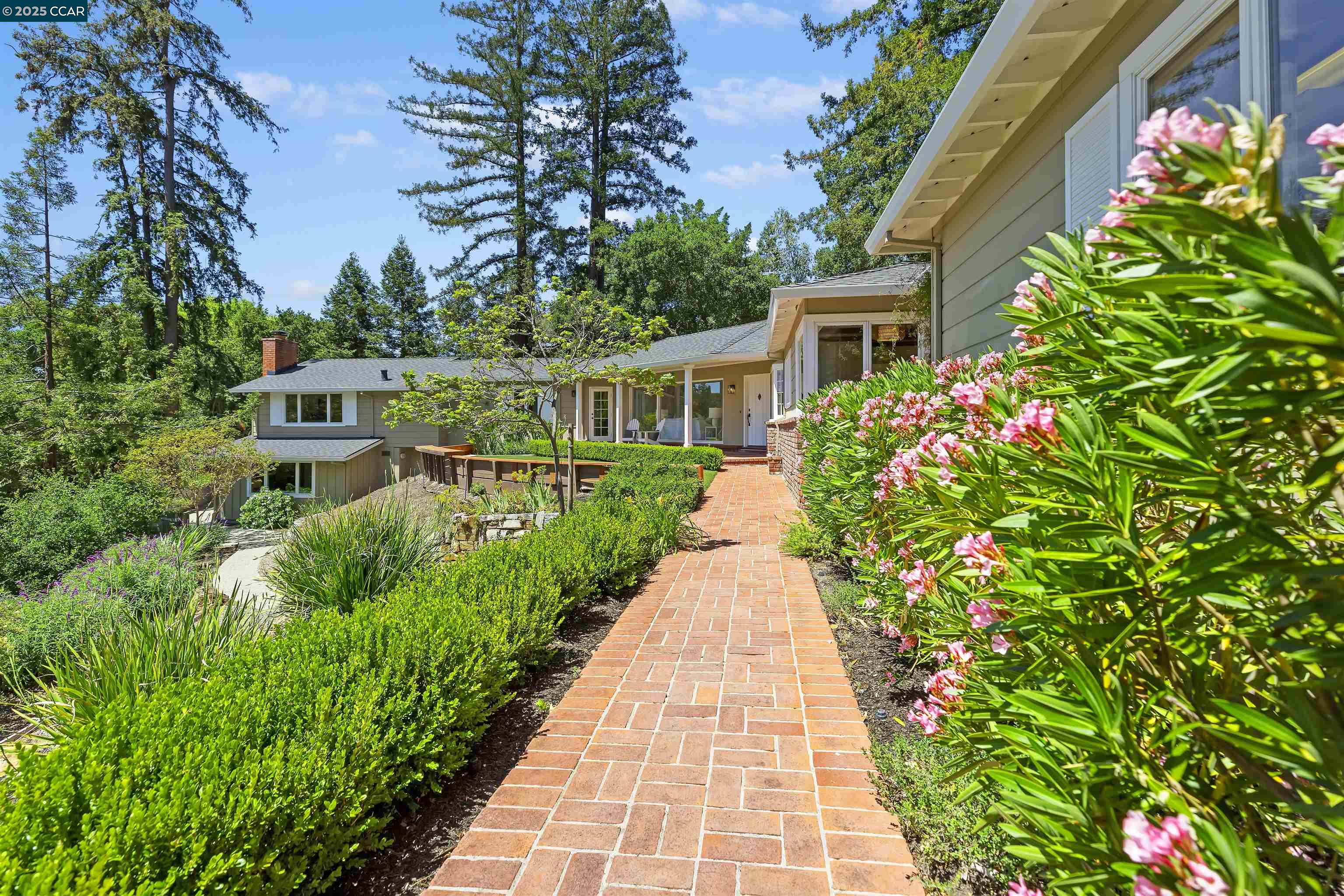 1087 Rahara Dr