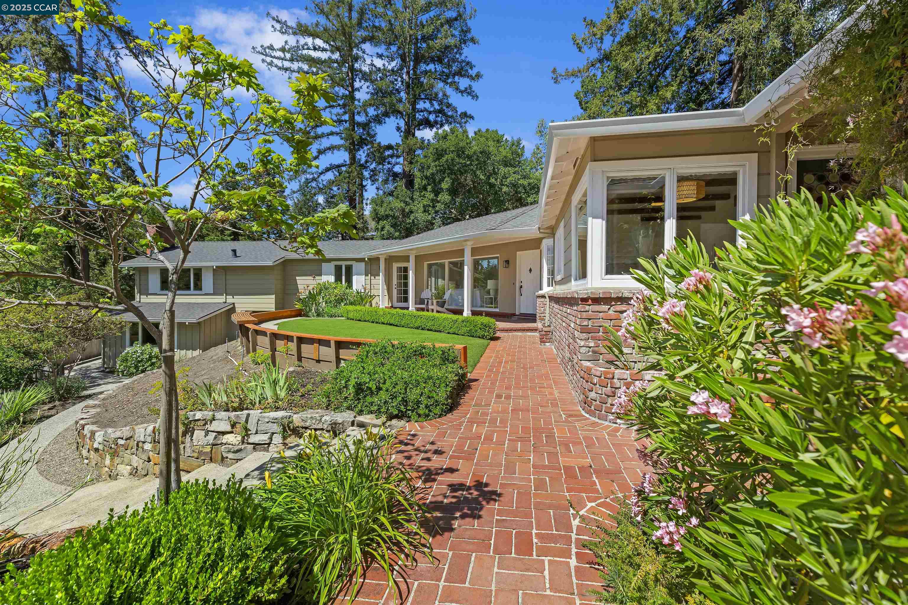 1087 Rahara Dr