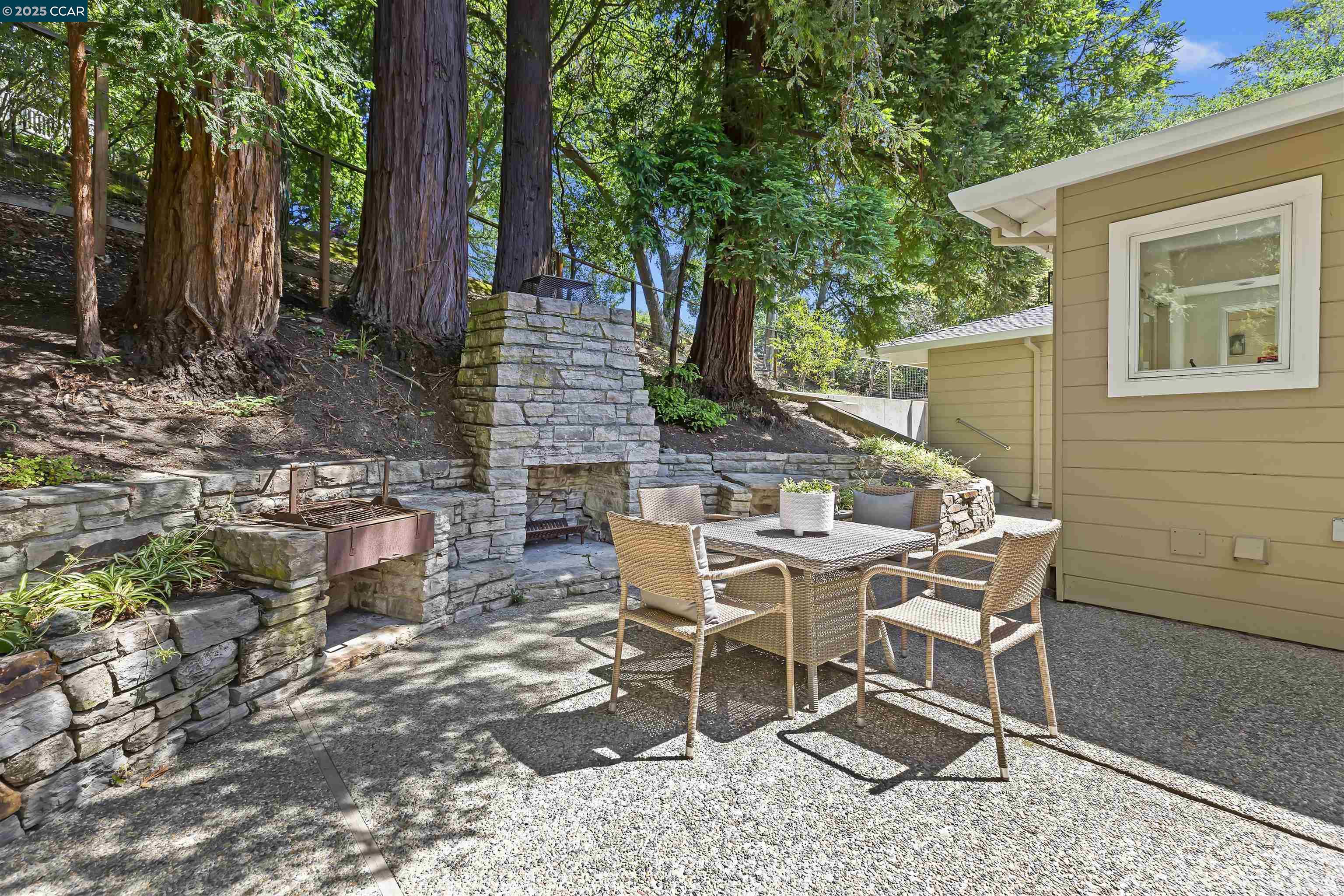 1087 Rahara Dr