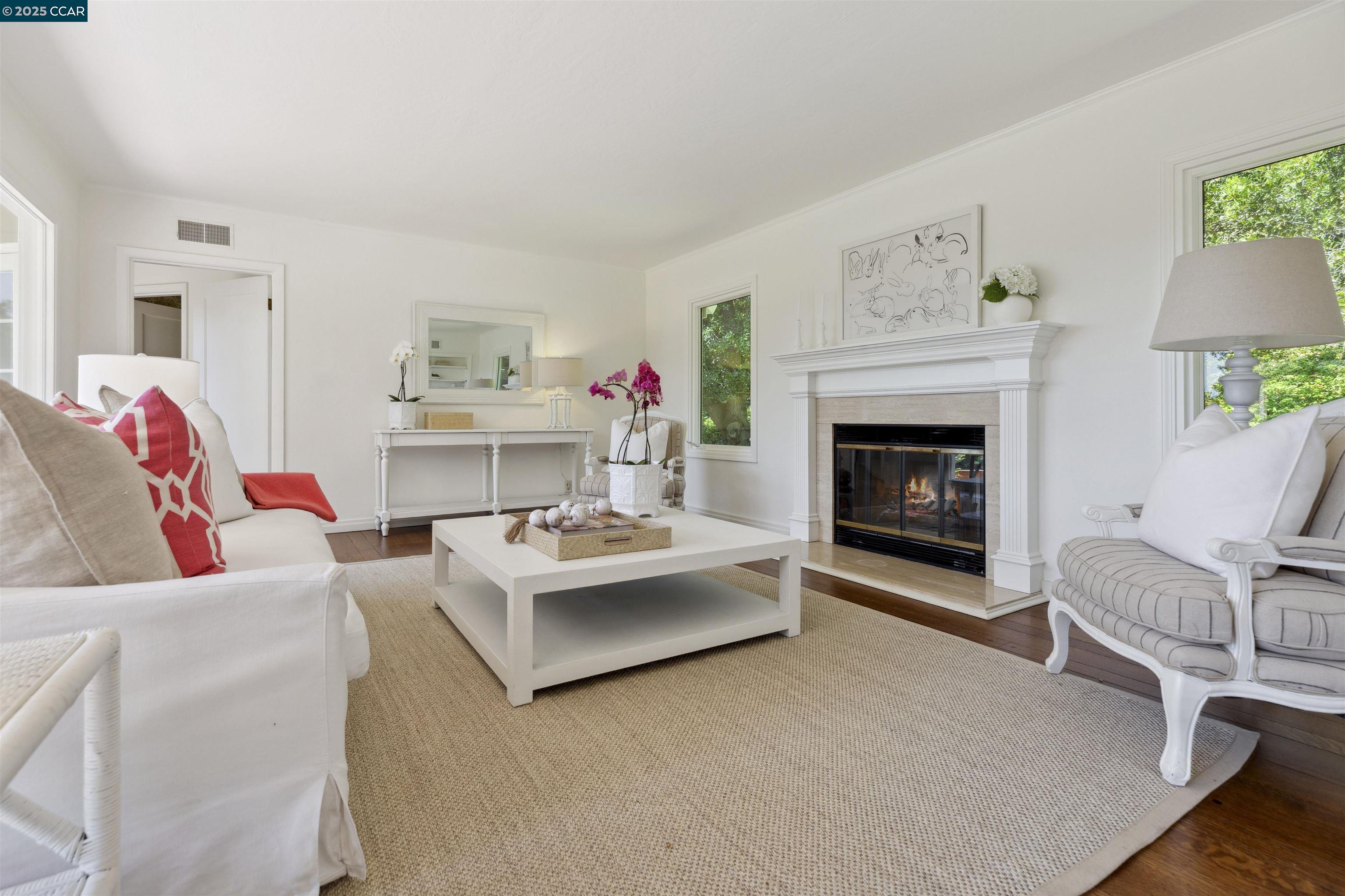 1087 Rahara Dr