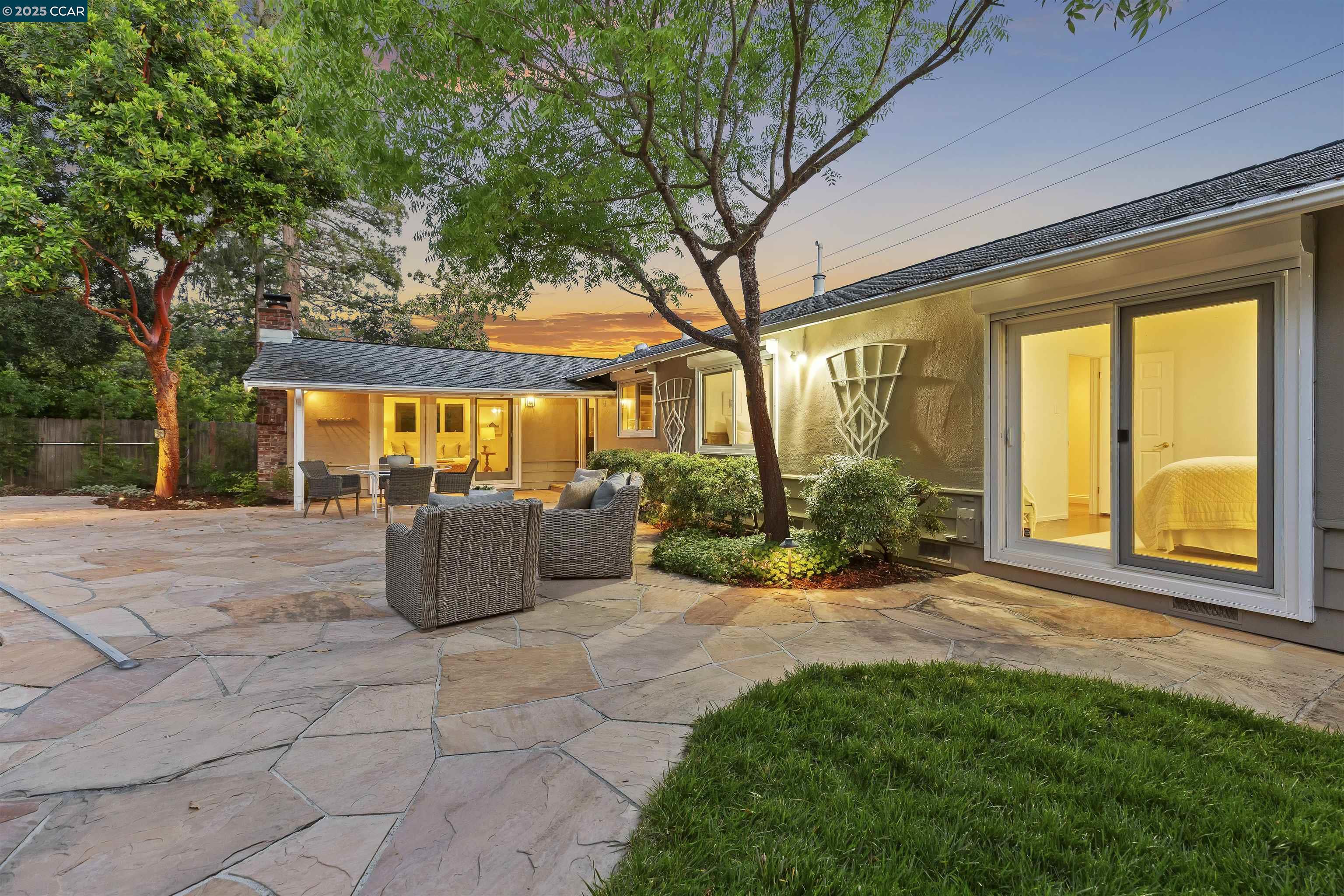 51 Ivy Dr