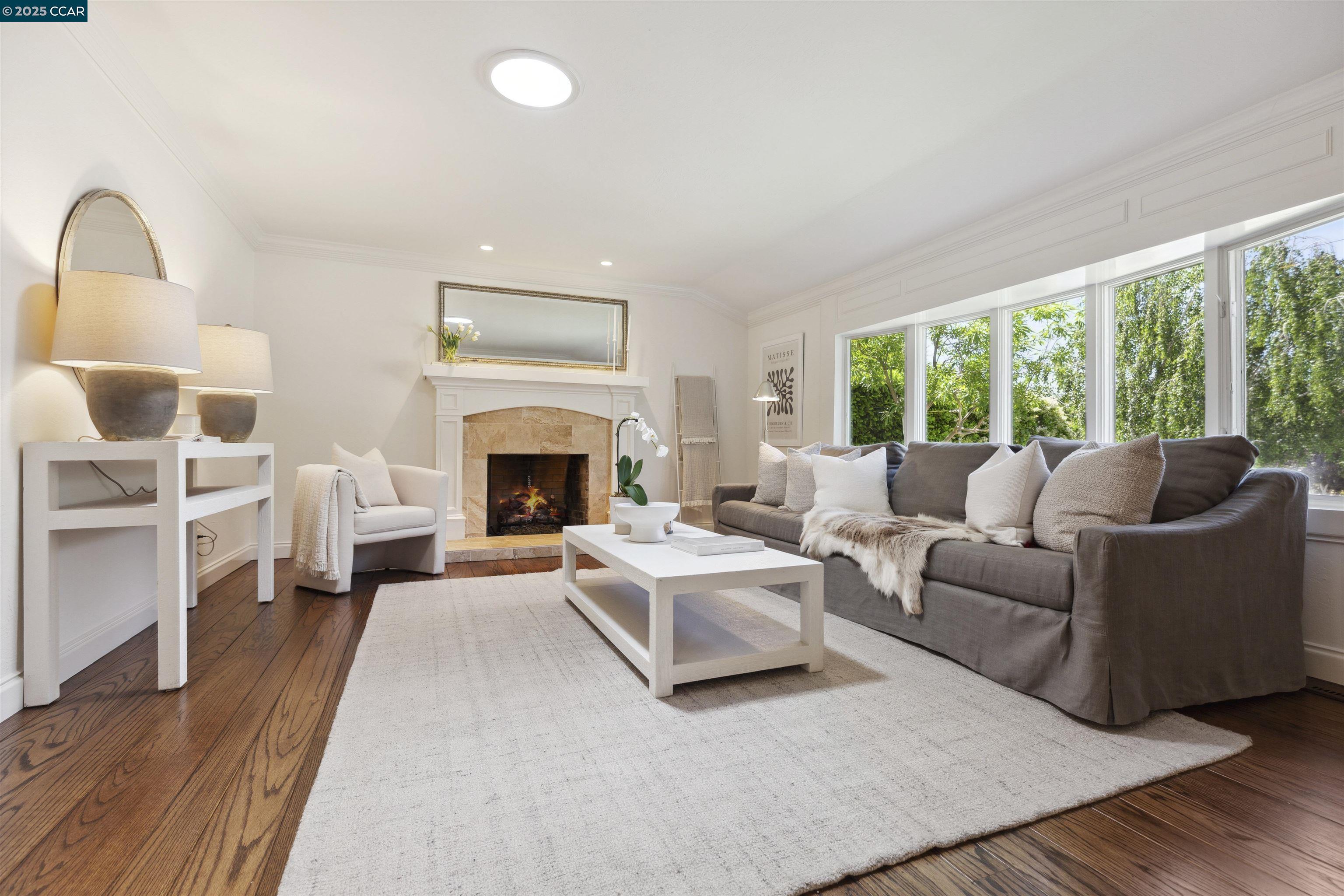 51 Ivy Dr