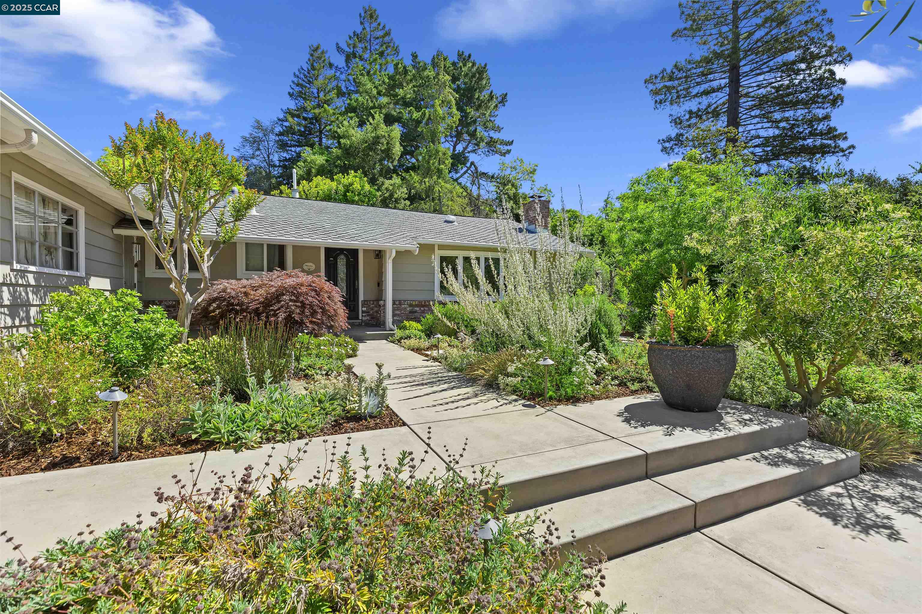 51 Ivy Dr