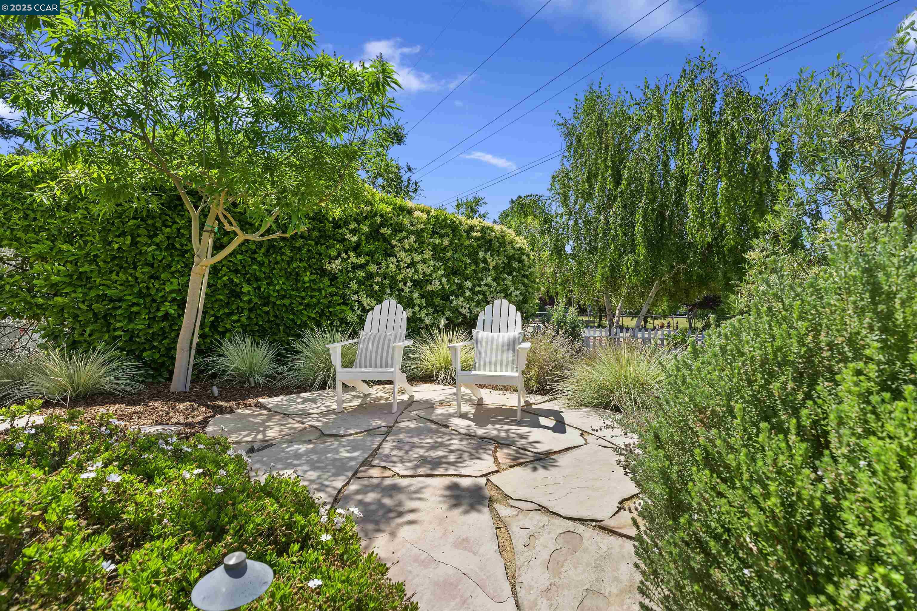 51 Ivy Dr