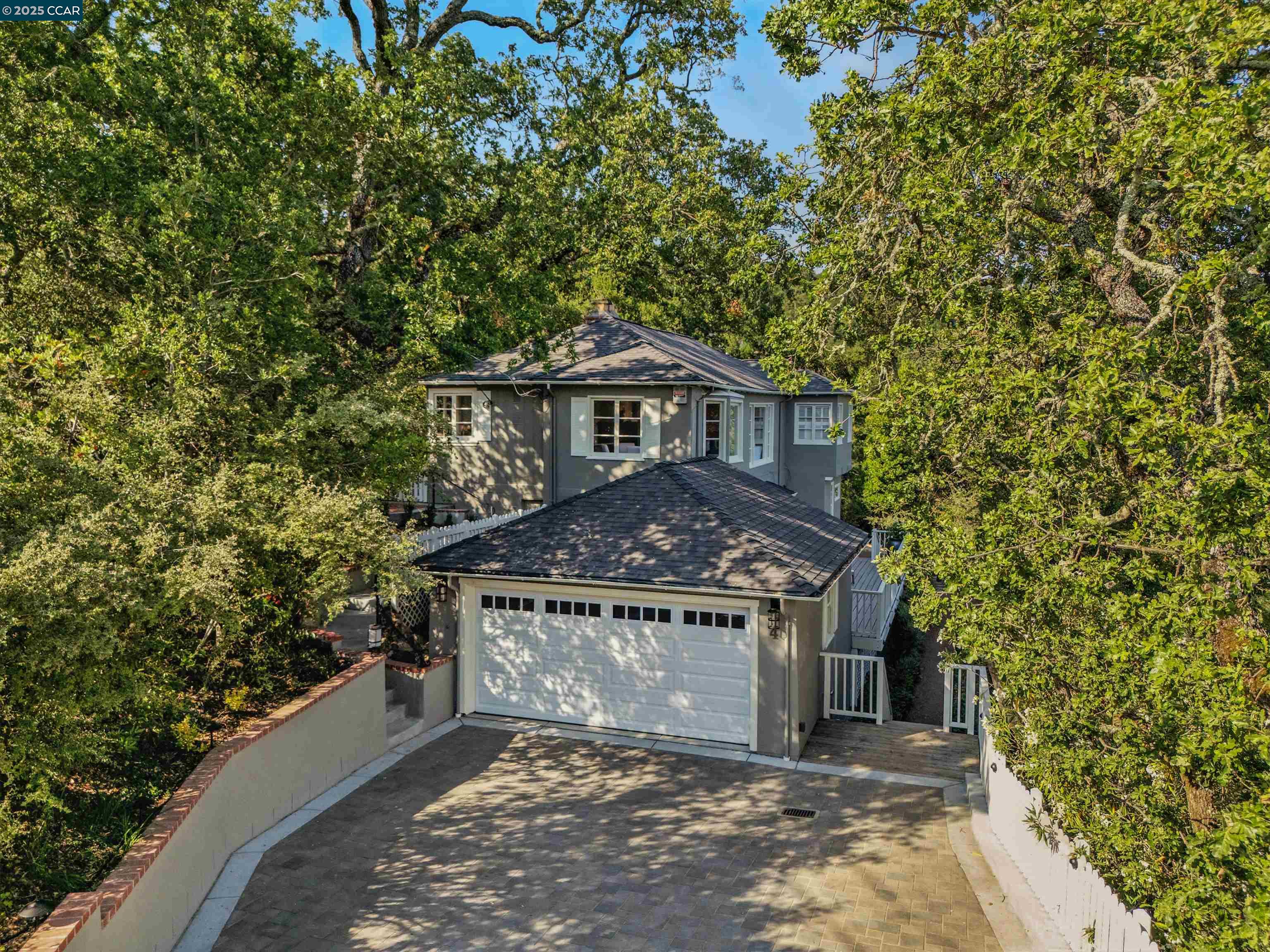 4 La Campana Rd