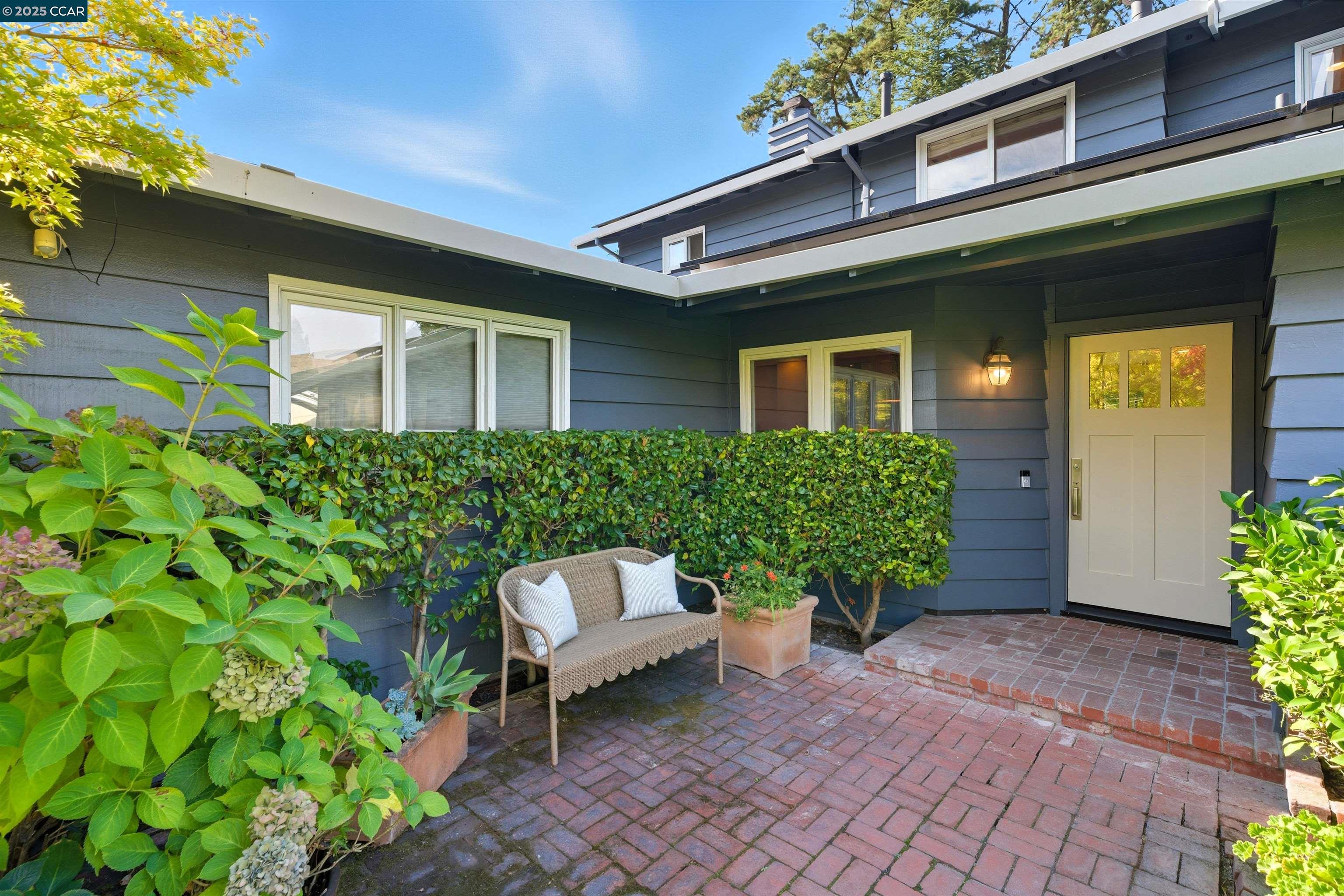 81 Coral Dr