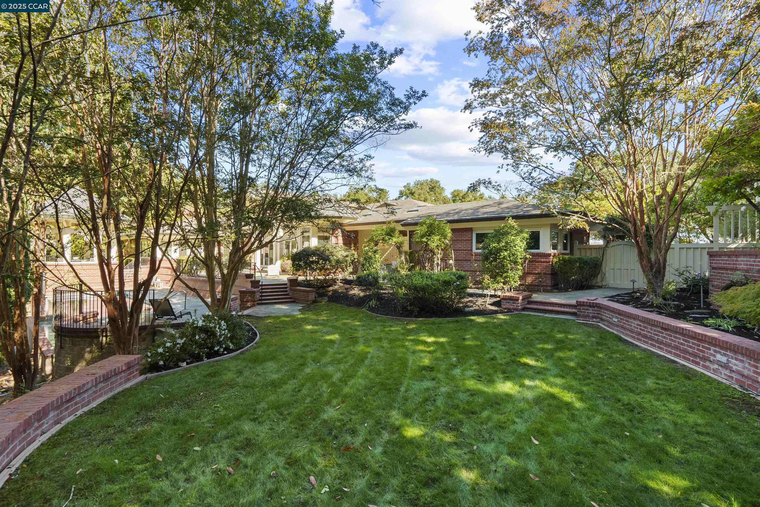15 Orinda View Road, Orinda