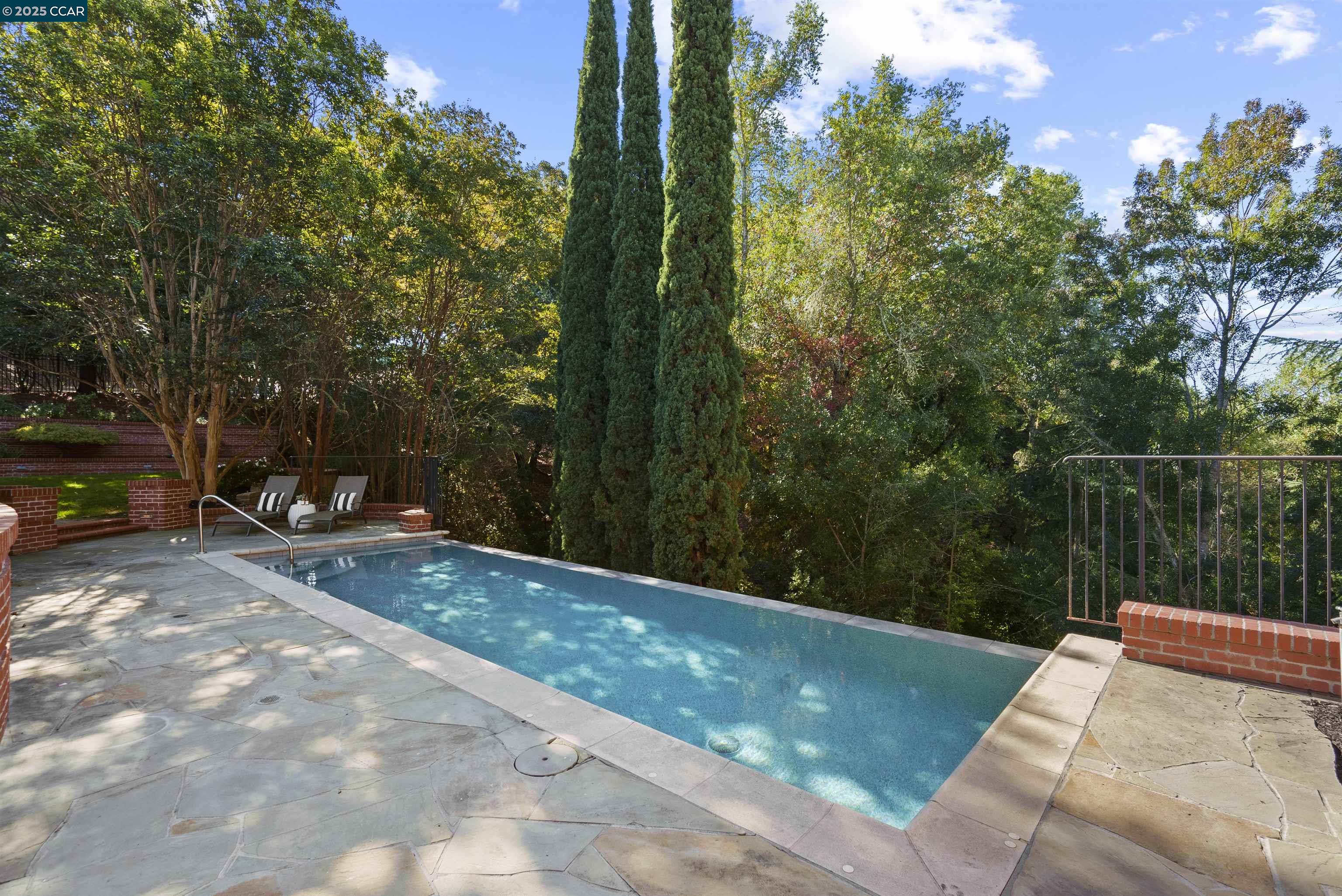 15 Orinda View Road, Orinda