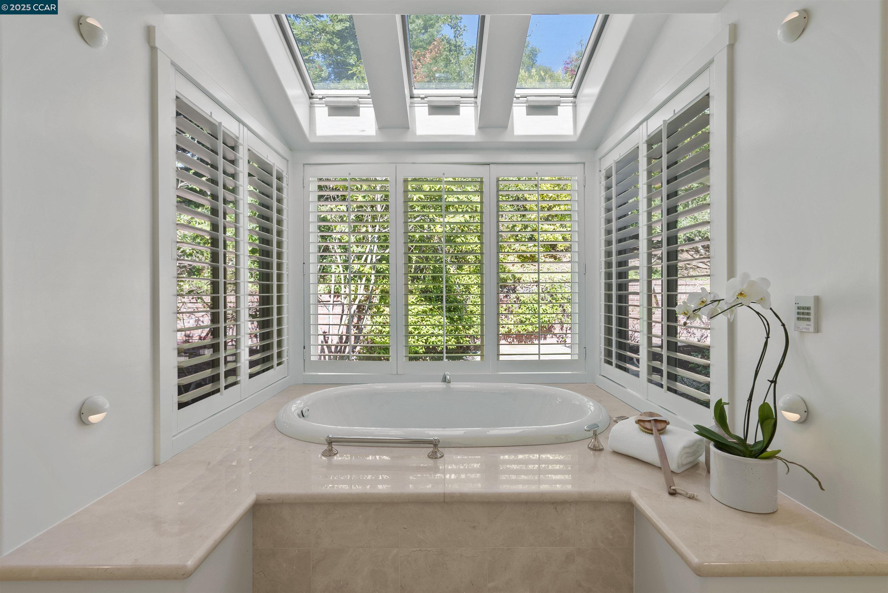 15 Orinda View Road, Orinda