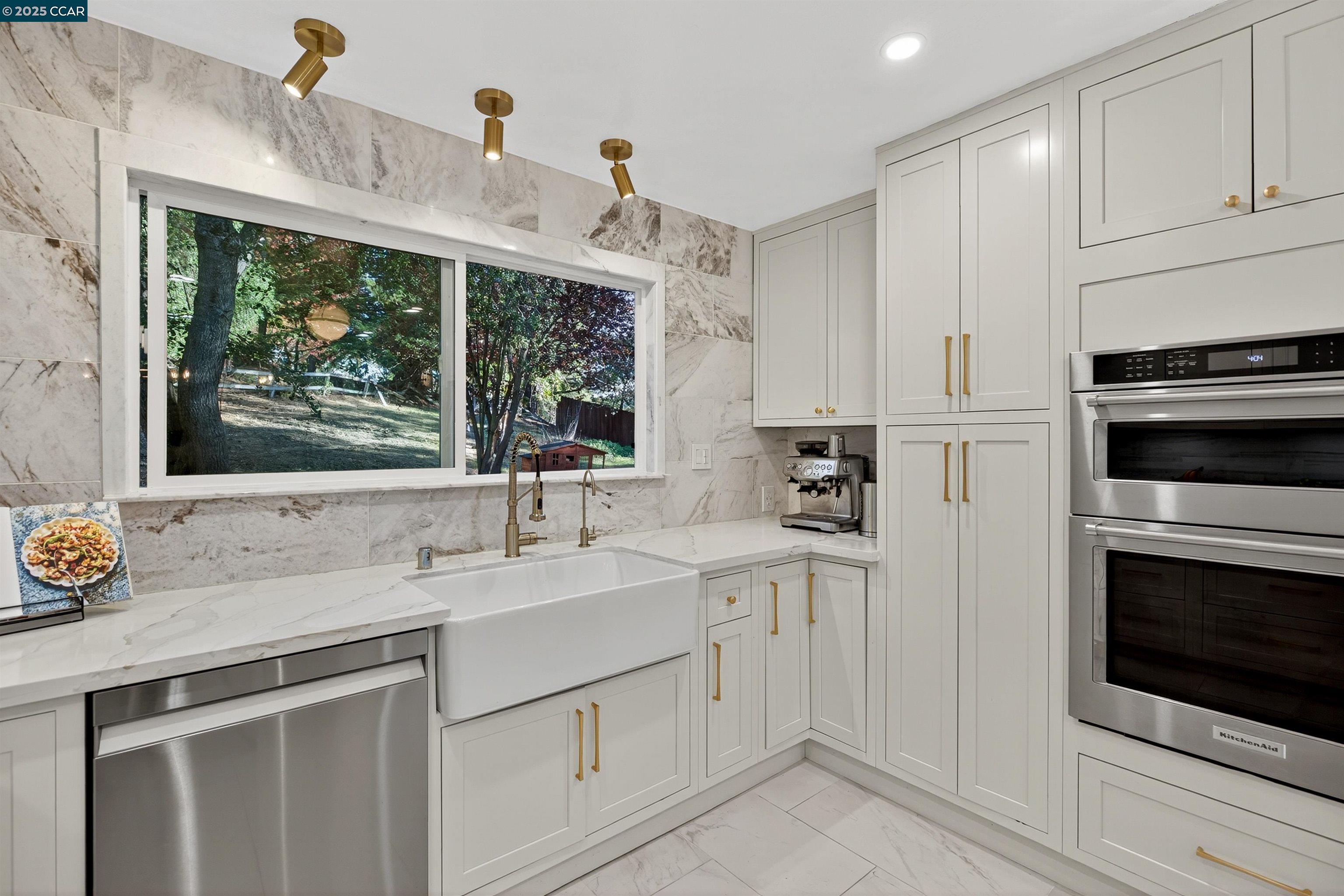 10 Chelton Ct, Orinda