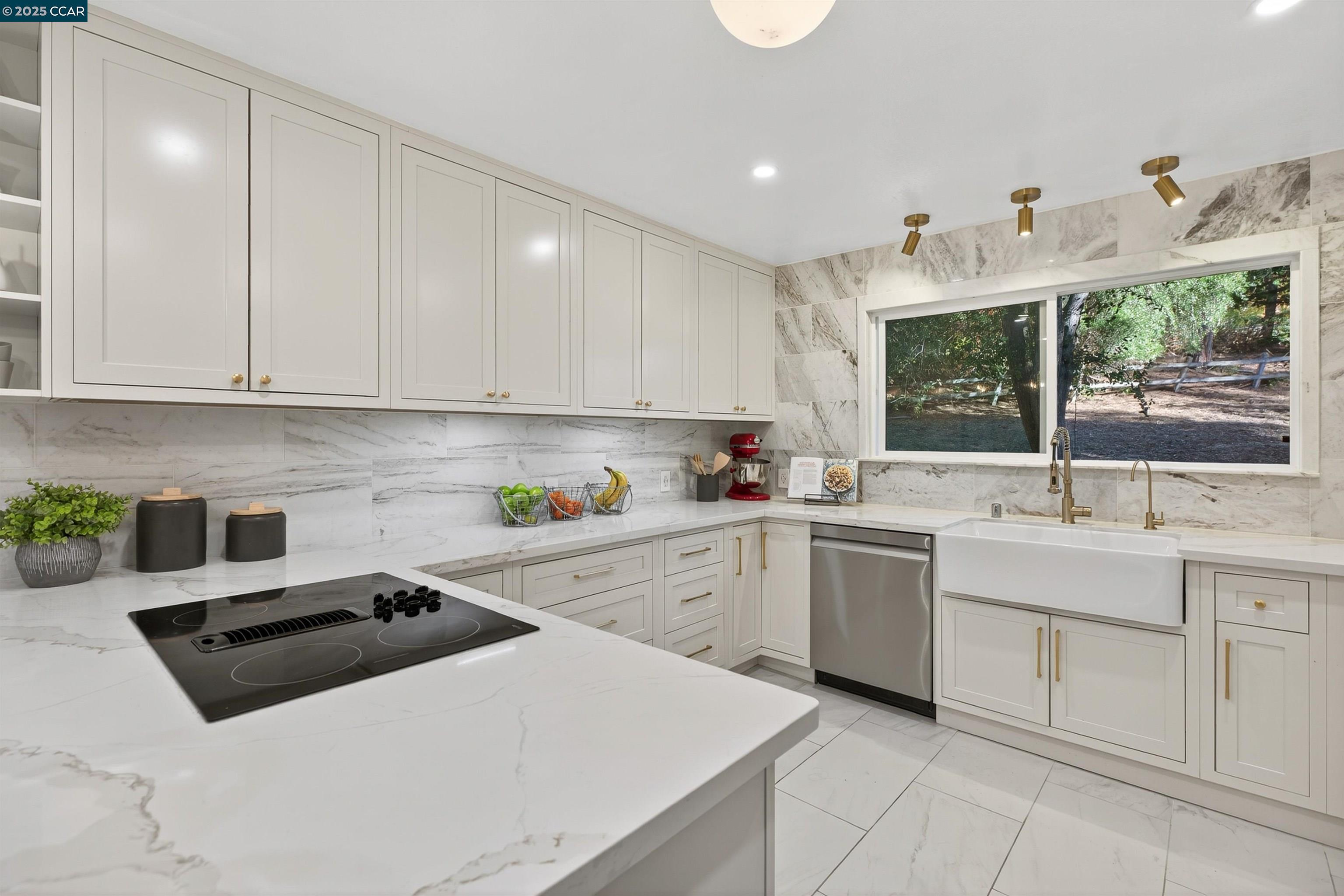 10 Chelton Ct, Orinda