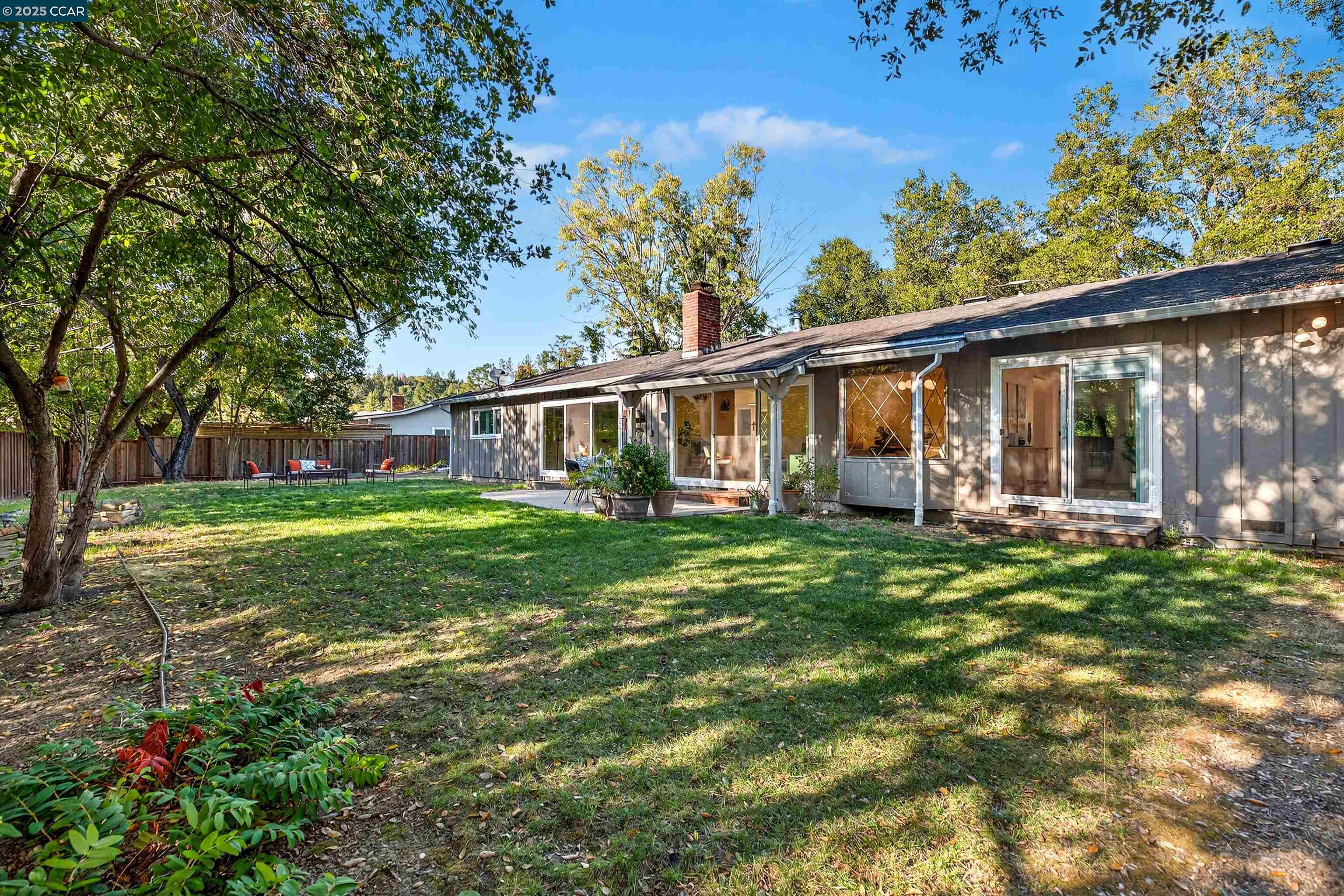 10 Chelton Ct, Orinda