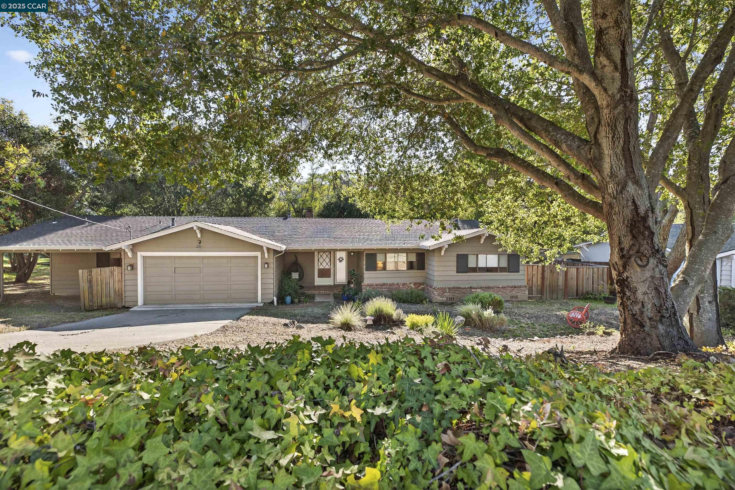 10 Chelton Ct, Orinda