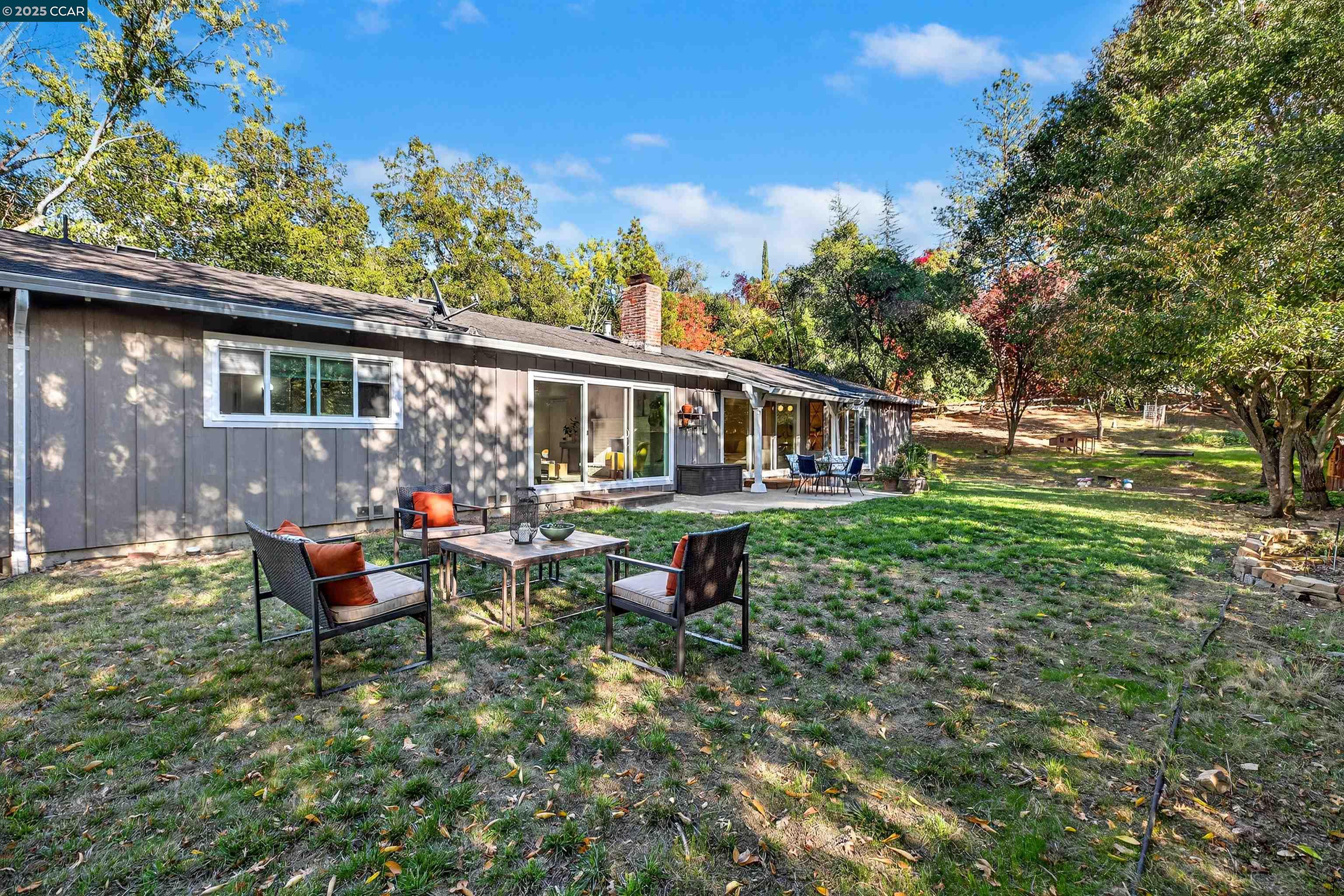 10 Chelton Ct, Orinda