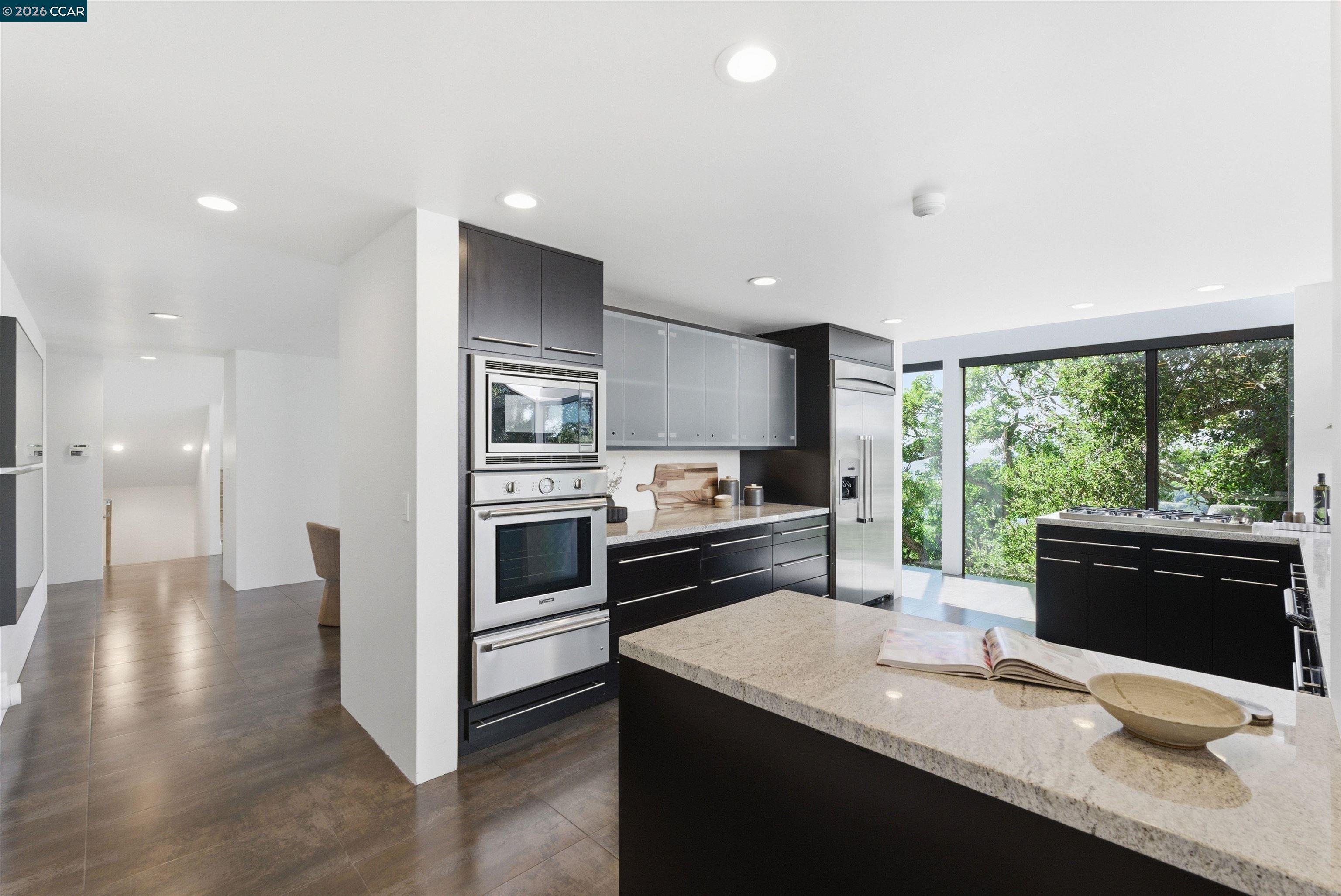 240 Tappan Ln