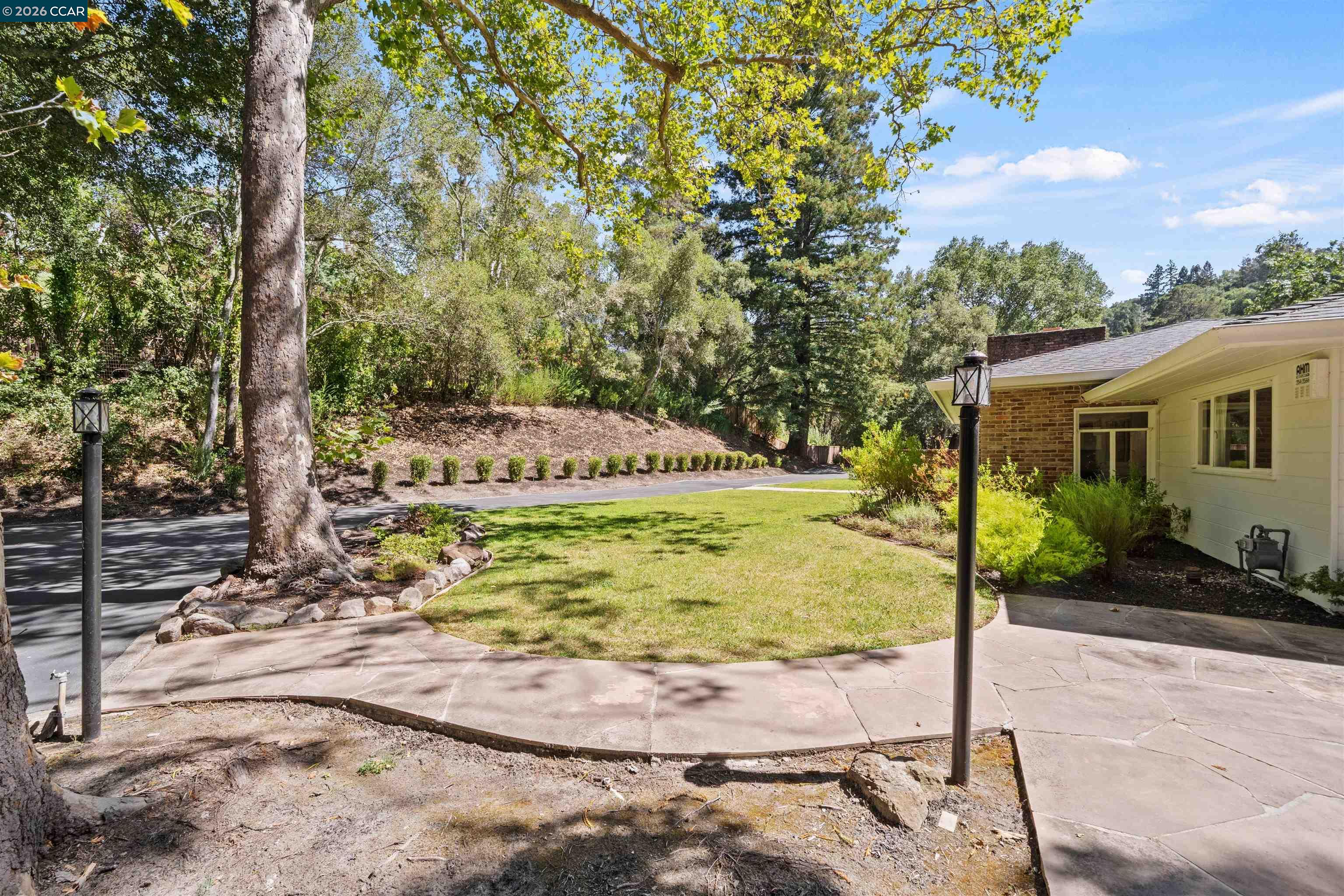 18 Sycamore Rd