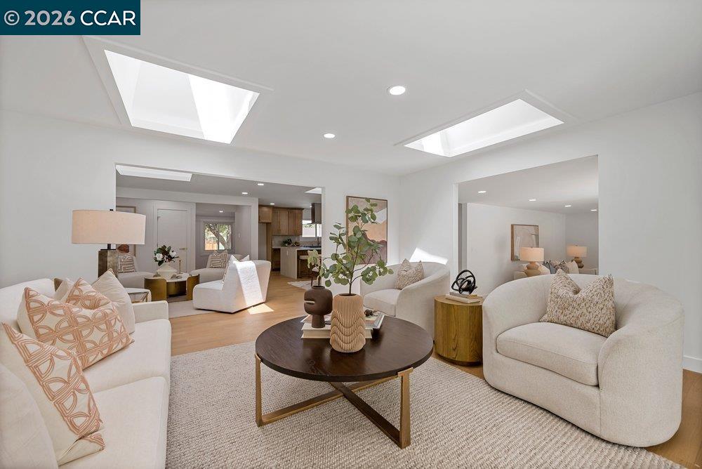8 Ramona Dr