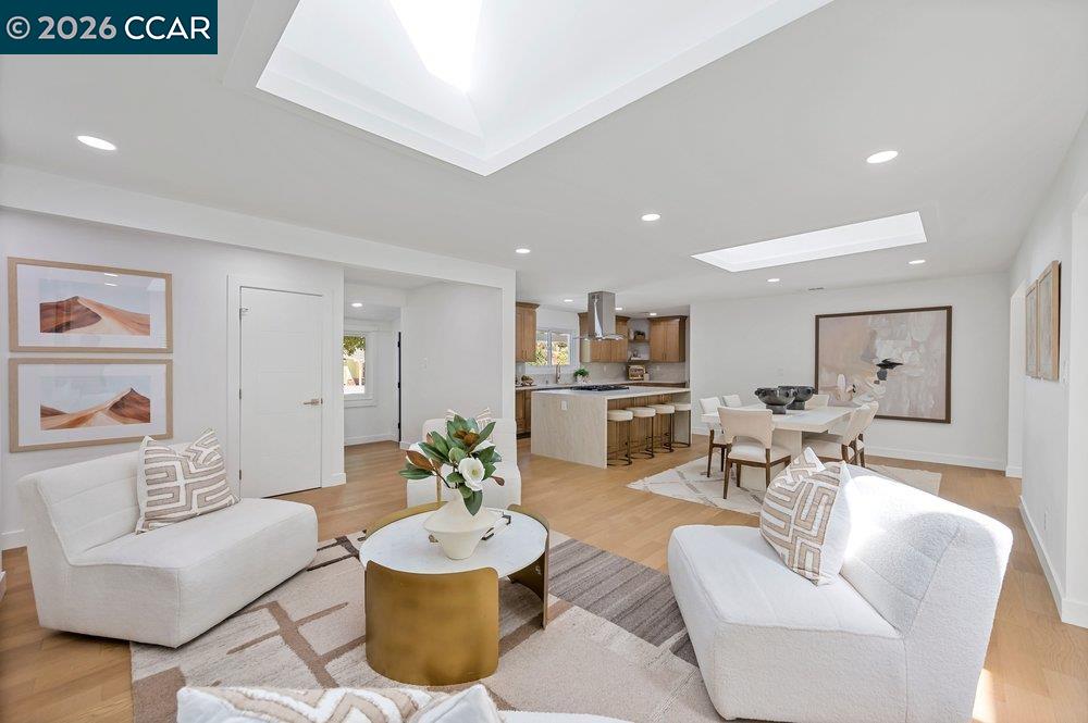8 Ramona Dr