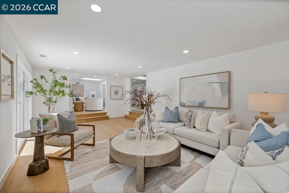 8 Ramona Dr