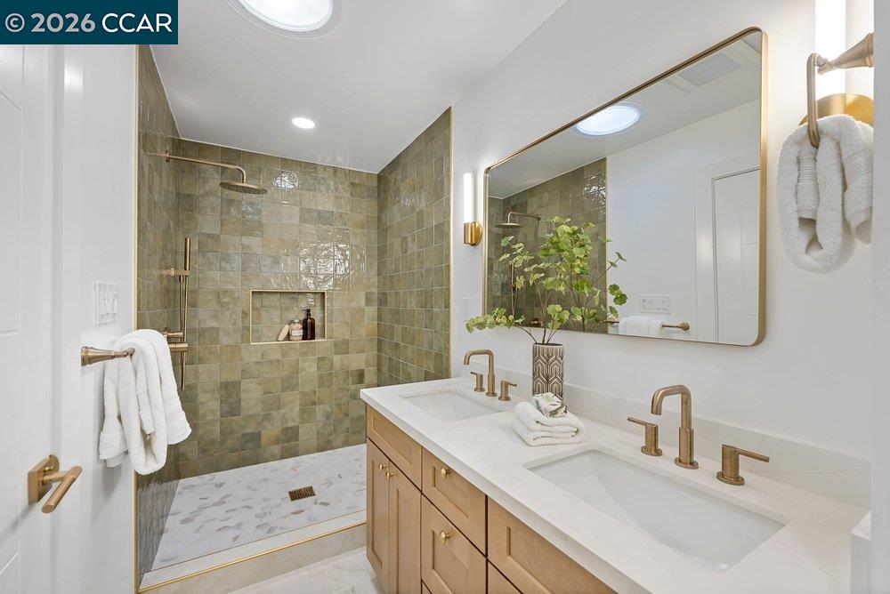 8 Ramona Dr