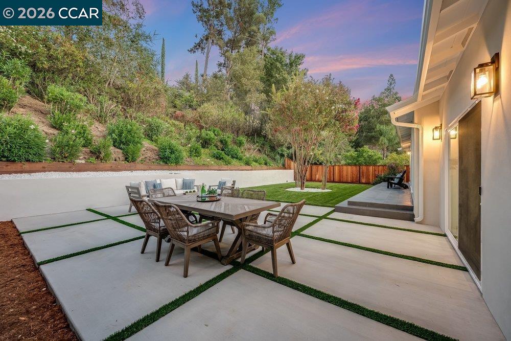 8 Ramona Dr