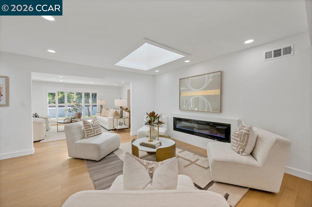 8 Ramona Dr