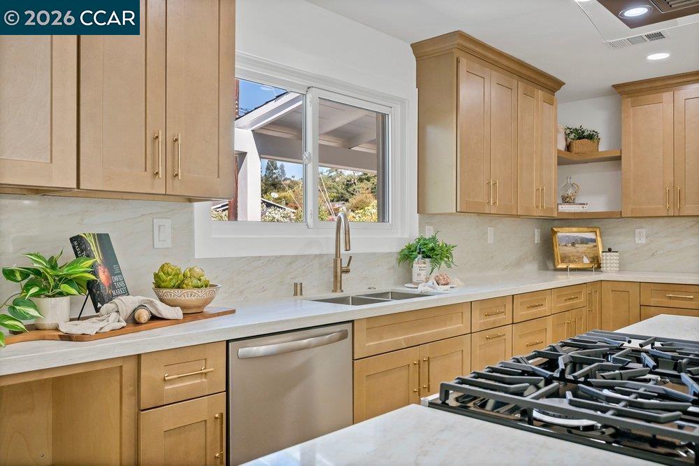 8 Ramona Dr