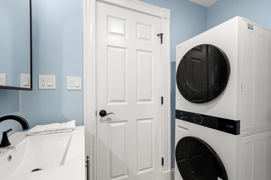 43 Ainsworth Street # 2