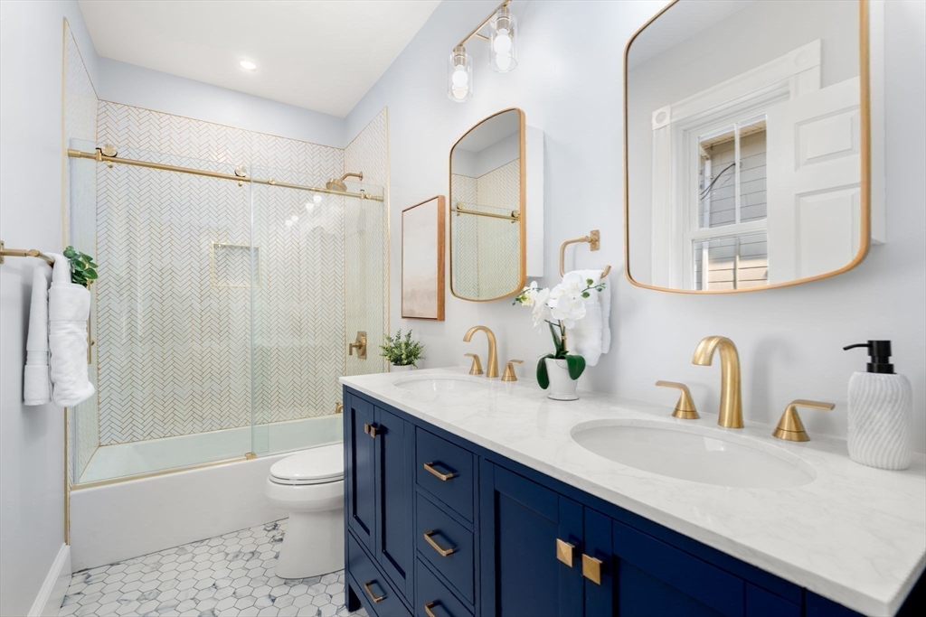 43 Ainsworth Street # 2