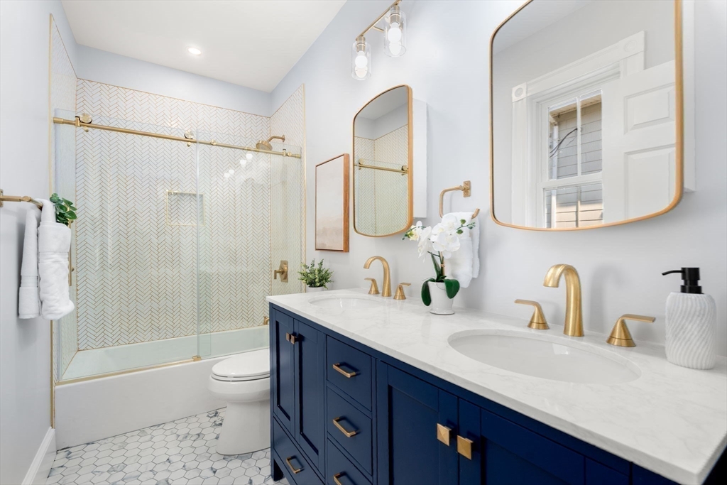 43 Ainsworth Street # 2