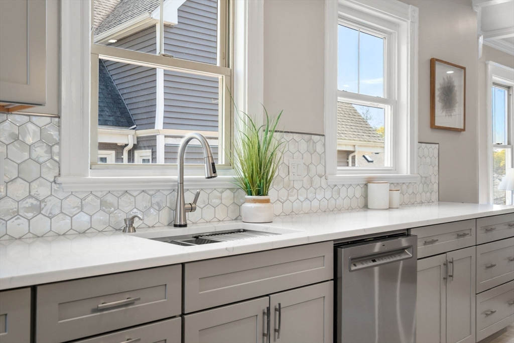 43 Ainsworth Street # 2