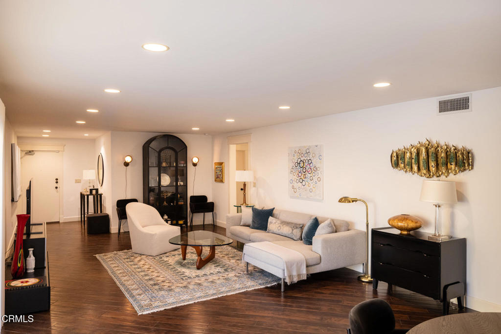 382 E California Boulevard 105