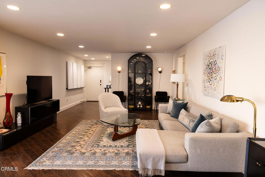 382 E California Boulevard 105