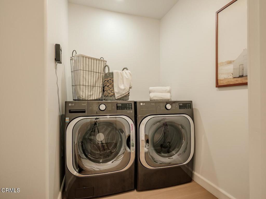 229 S Grand Oaks Avenue