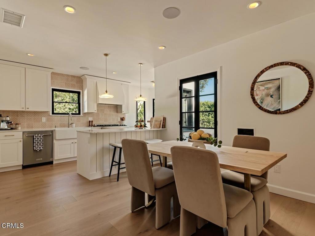 229 S Grand Oaks Avenue