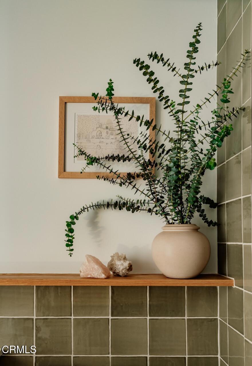 229 S Grand Oaks Avenue