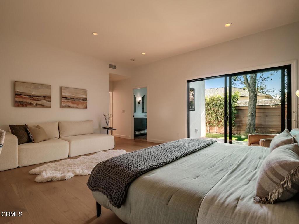 229 S Grand Oaks Avenue