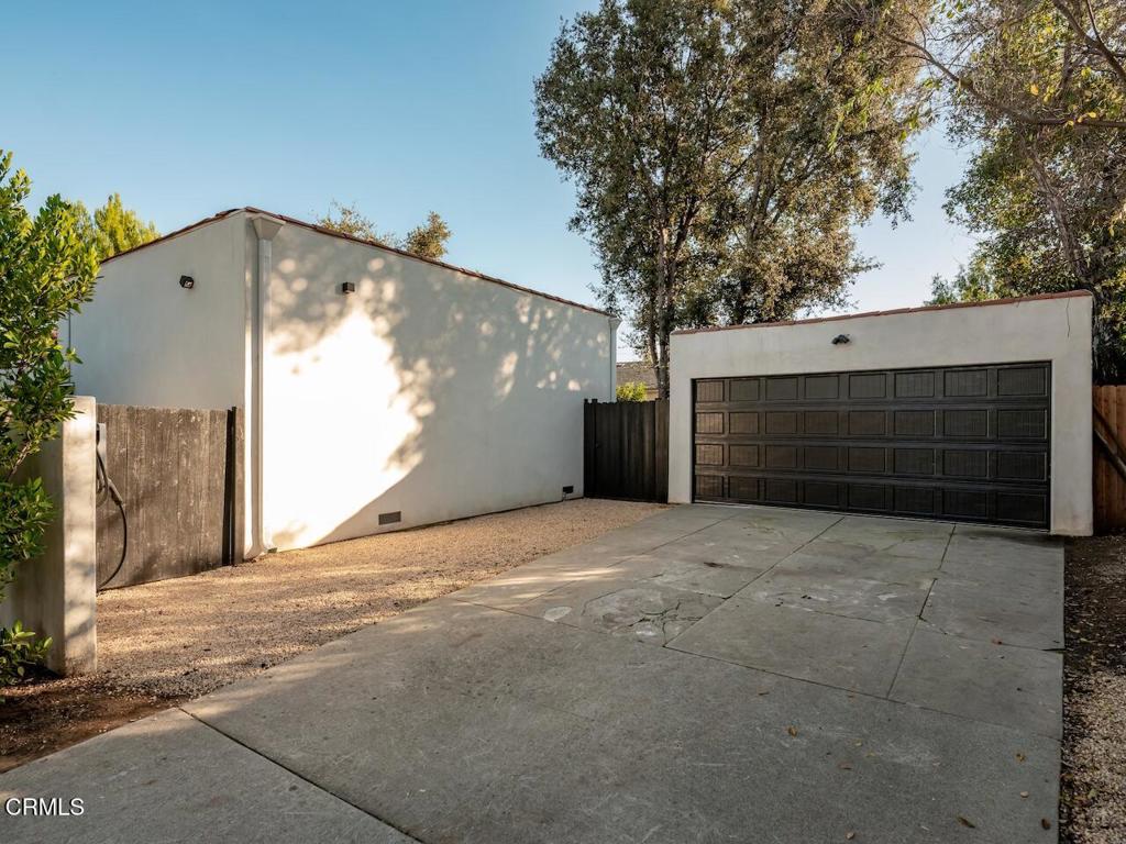 229 S Grand Oaks Avenue