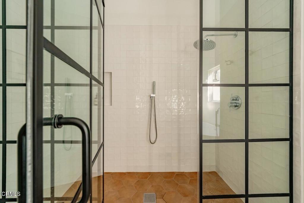 229 S Grand Oaks Avenue