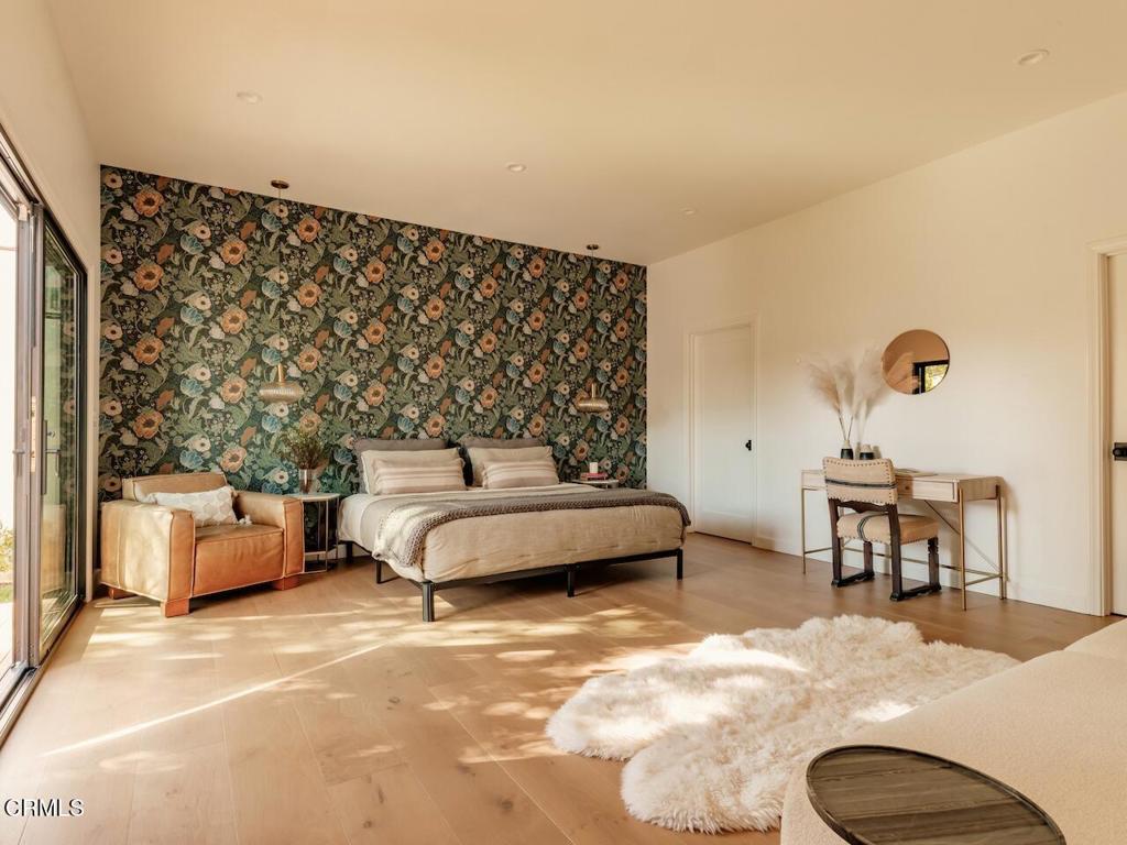 229 S Grand Oaks Avenue