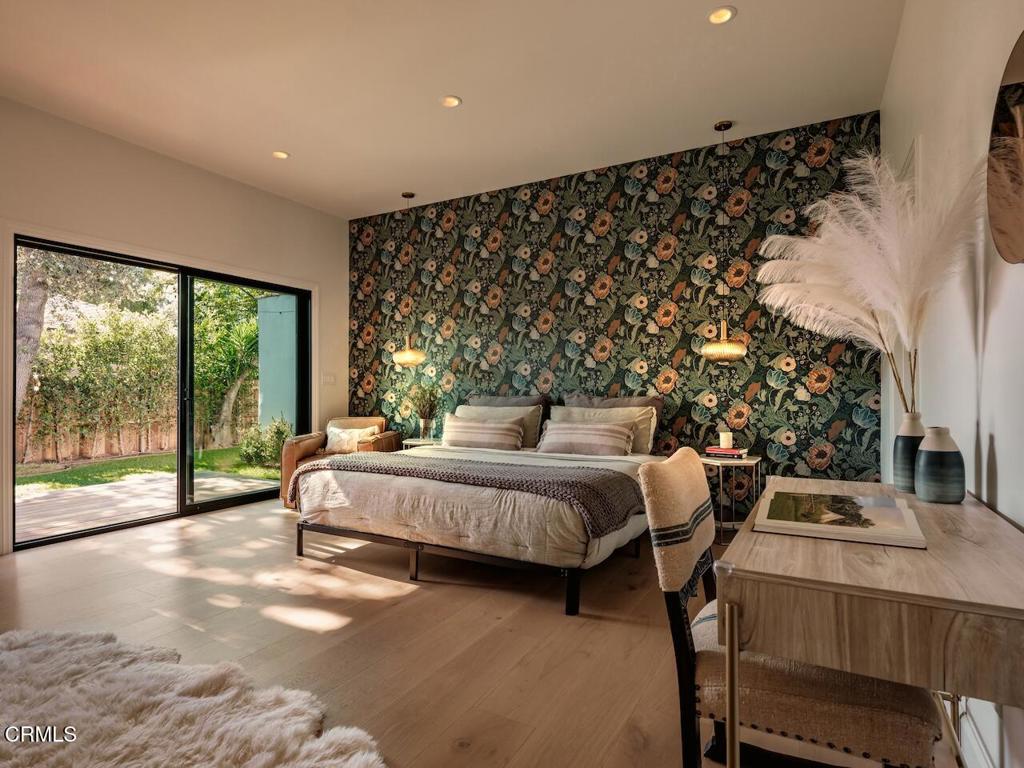 229 S Grand Oaks Avenue