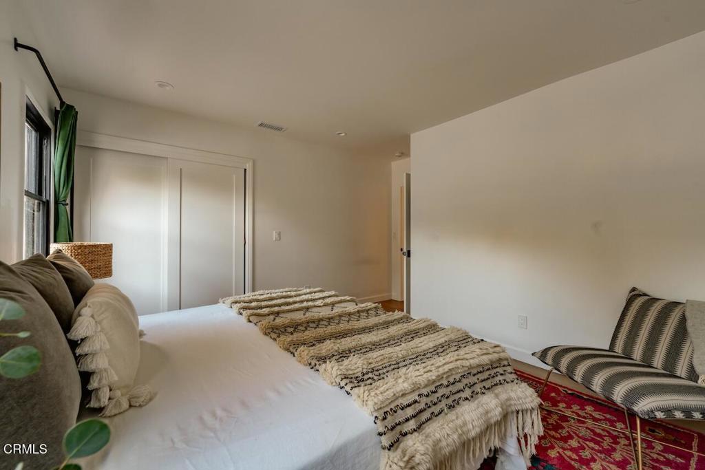 229 S Grand Oaks Avenue