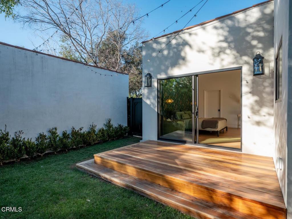 229 S Grand Oaks Avenue