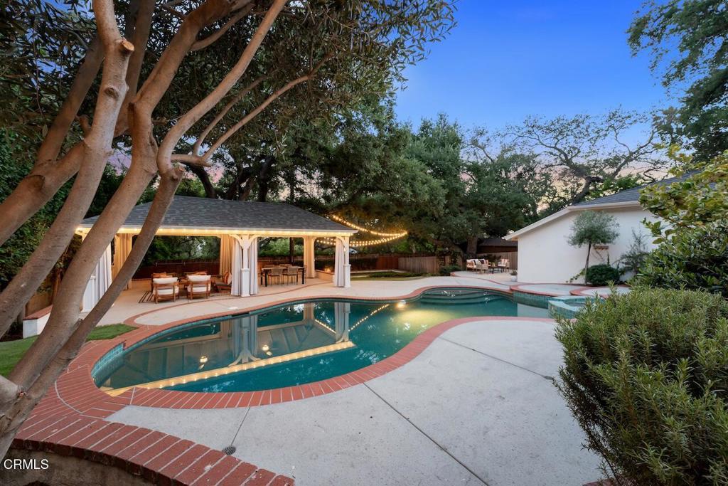 2060 E Altadena Drive