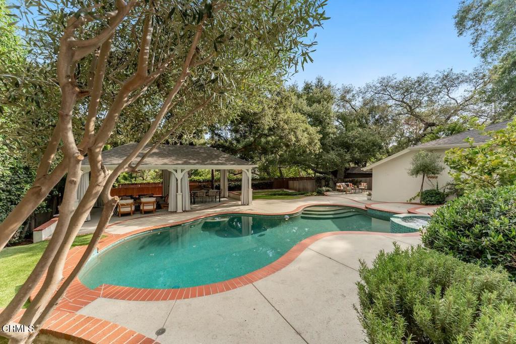 2060 E Altadena Drive