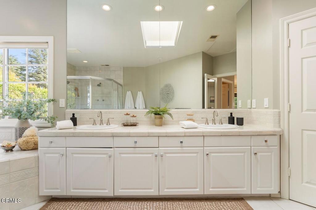 2060 E Altadena Drive