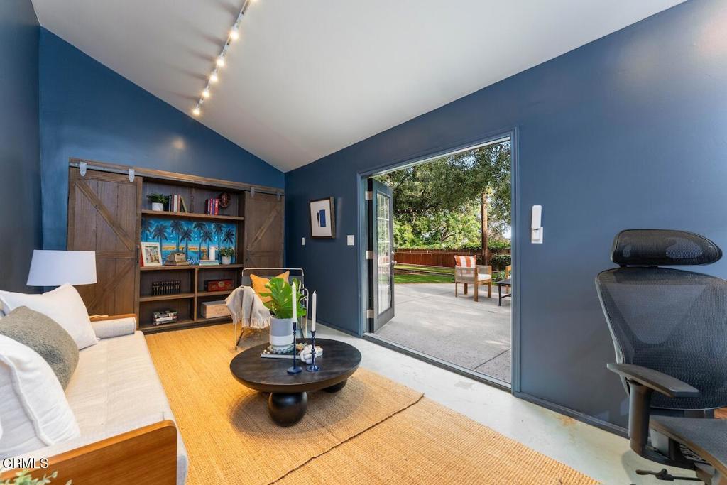 2060 E Altadena Drive