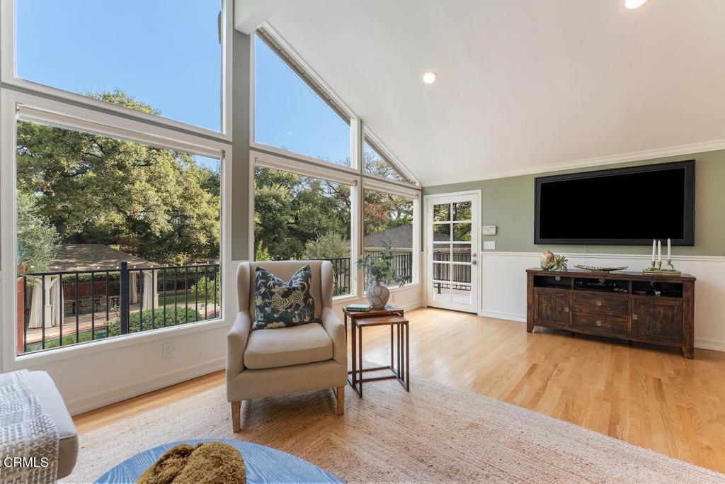 2060 E Altadena Drive